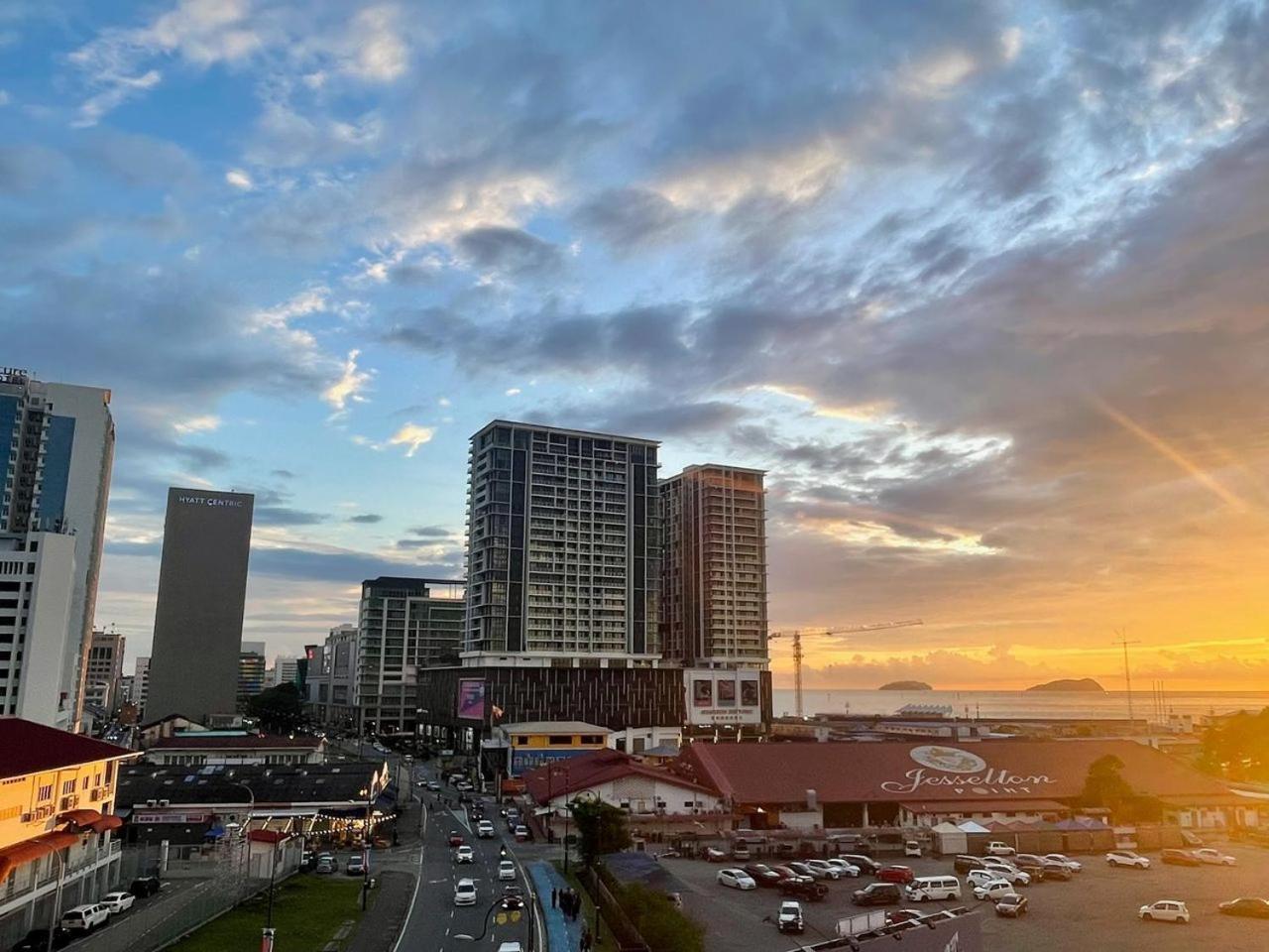 Jesselton Quay Sea & Pool View For 6 Pax Apartment Kota Kinabalu Exterior photo