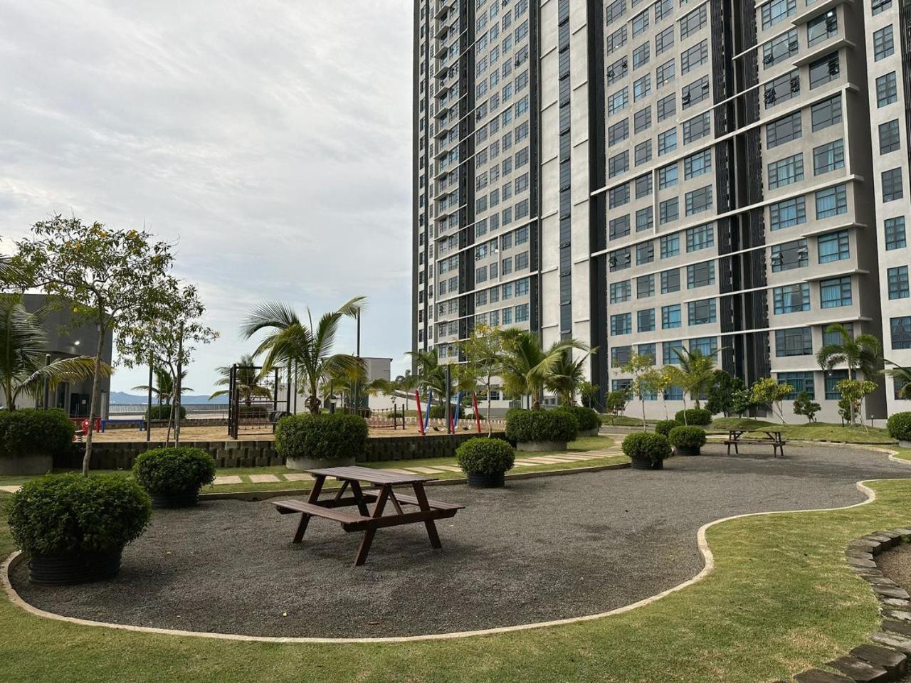 Jesselton Quay Sea & Pool View For 6 Pax Apartment Kota Kinabalu Exterior photo